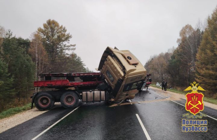 Грузовик протаранил BMW в Кузбассе: погиб водитель и пострадал ребенок