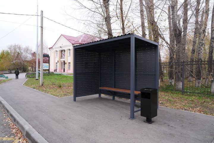 В Кемерове на путепроводе по улице Марата завершили монтаж остановочных павильонов