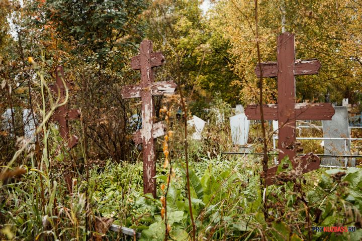Можно ли ставить фото усопших на крестах и надгробиях: священники поставили точку в вопросе 