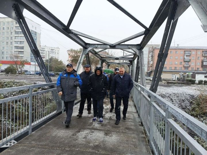 В Новокузнецке открыли новый пешеходный мост через реку Аба