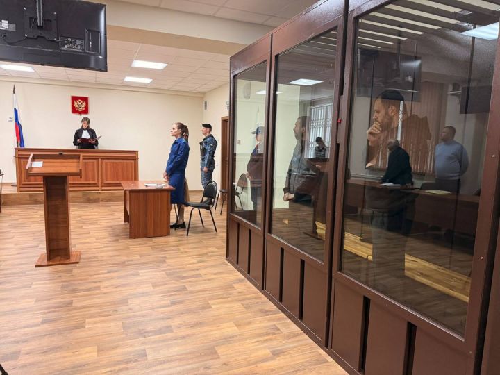 В Кузбассе иностранца наказали на 4 года за взятку и поддельные документы