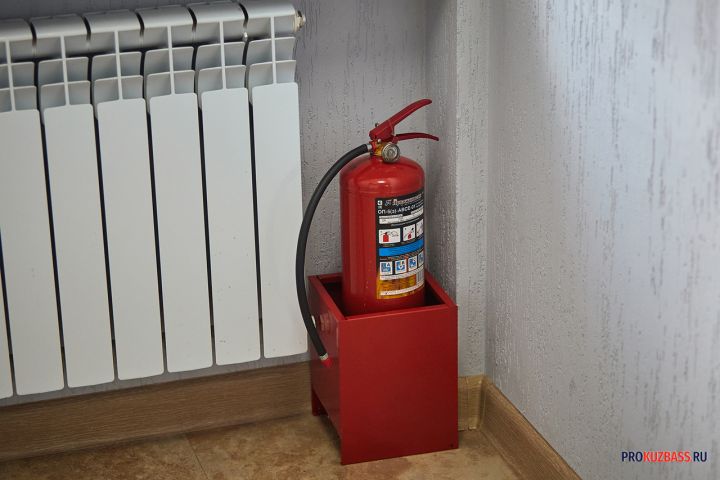 В Кемерове росгвардейцам удалось спасти магазин от пожара