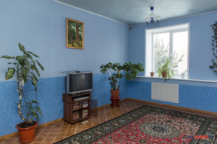 Зачем наши бабушки прятали телевизор под кружевом? За этой привычкой скрывалась простая истина