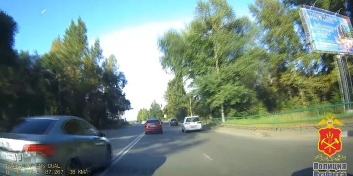 В Новокузнецке наказали водителя за опасный обгон на Кузнецком шоссе