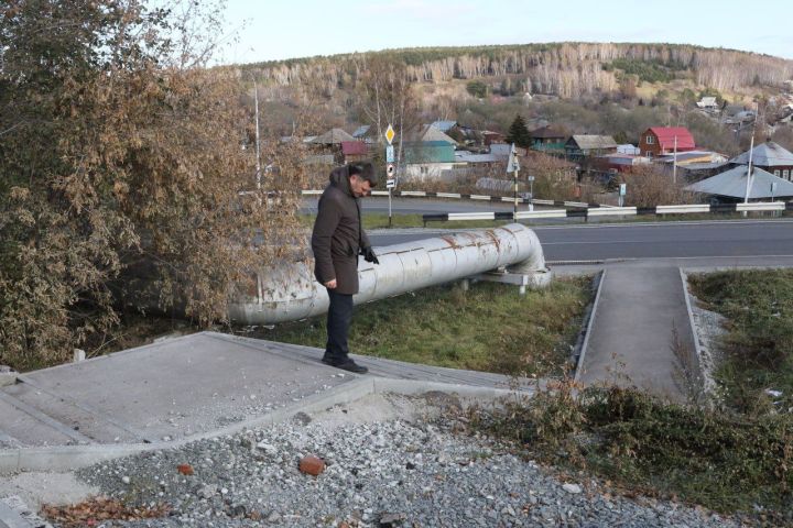 Кемеровчане участвуют в благоустройстве подходов к Кузбасскому мосту