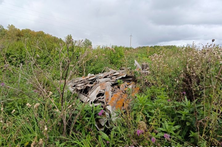 В Кузбассе обнаружили свалку твердых коммунальных отходов