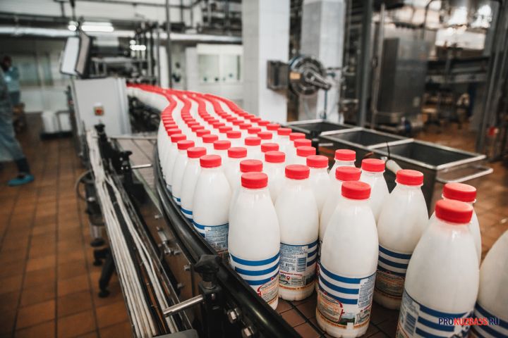 Почему советское молоко продавали в треугольных пакетах и как это придумали