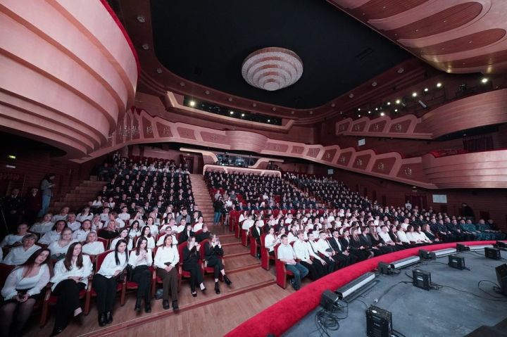 В Кузбассе отметили 160-летие службы судебных приставов и наградили лучших