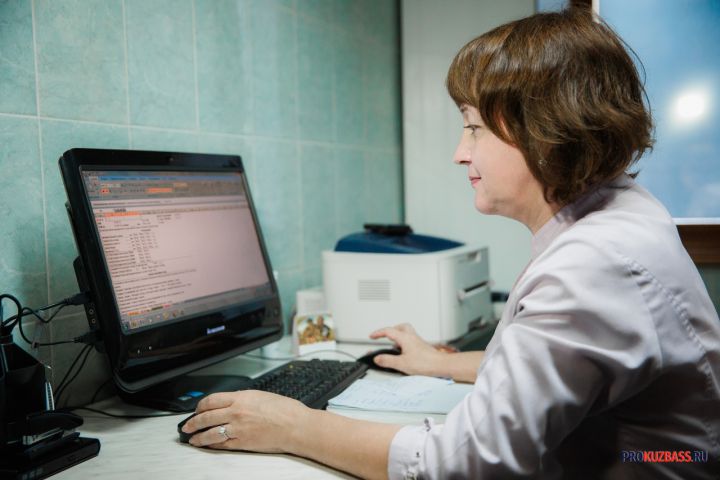 Врач рассказал, какие привычки повышают риск рака груди у женщин