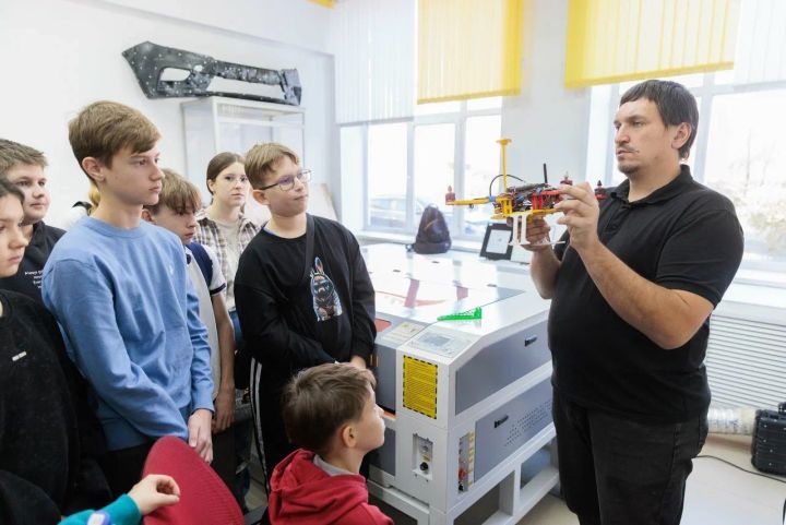 Почти 900 выпускников кузбасских школ выбрали профессию металлурга