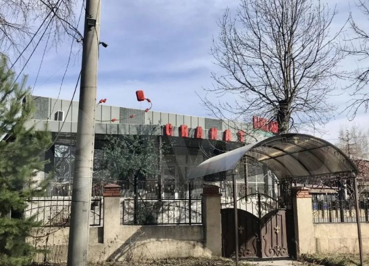 В Новокузнецке рядом с городским пляжем продается ночной клуб