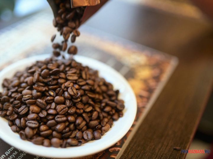 Елена Малышева назвала «безграмотностью» привычку пить кофе на растительном молоке