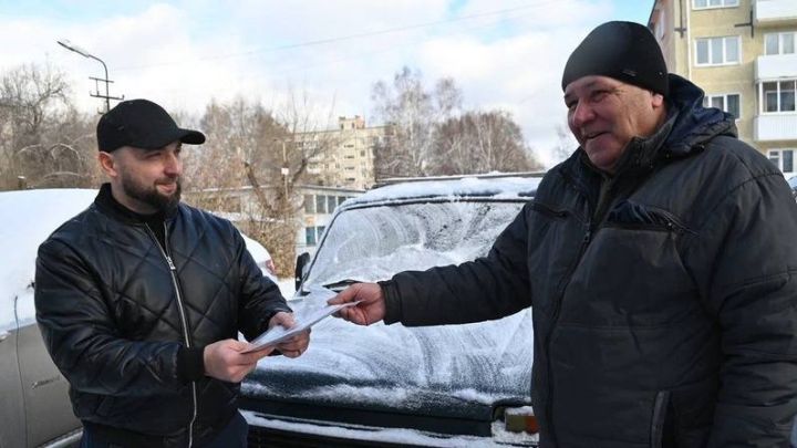 Кемеровчанин передал свой автомобиль бойцам СВО