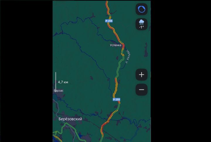 Гололёд парализовал движение фур на дороге Кемерово-Мариинск