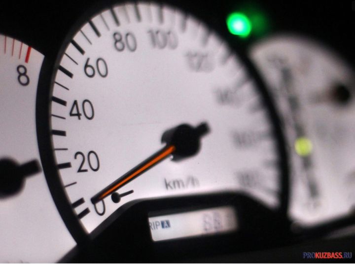 Заказной ПАЗ перевернулся на Северном шоссе в Новокузнецке