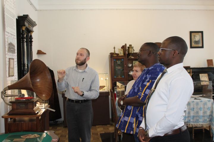 Новокузнецк принял делегацию из Буркина-Фасо 