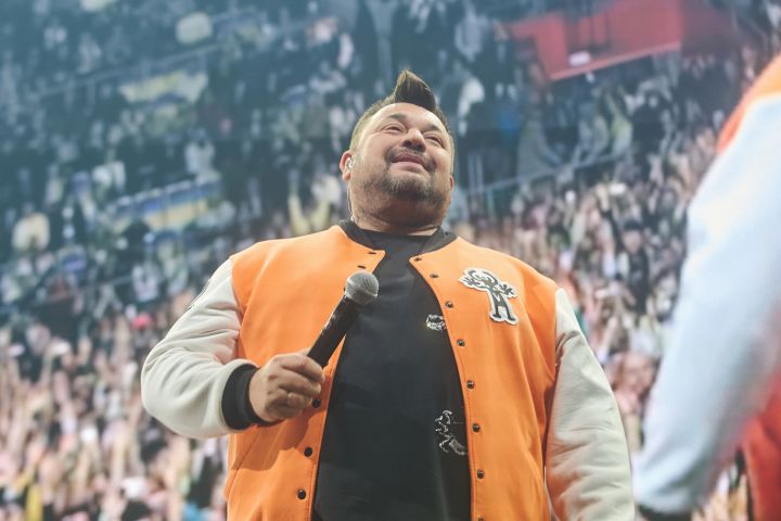 С девяностыми в сердце: как прошёл концерт «Руки вверх» в Кемерове