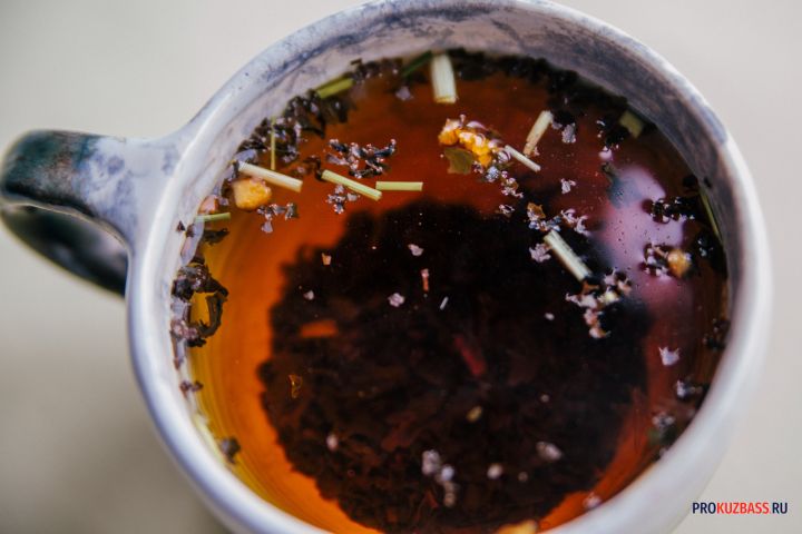 Почему дорогой чай превращается в траву: простые ошибки портят вкус напитка