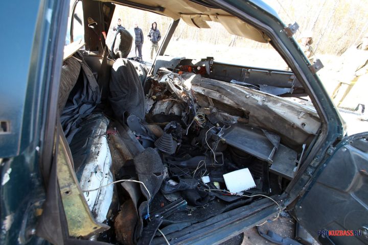 В автомобильной аварии погибли двое кузбассовцев
