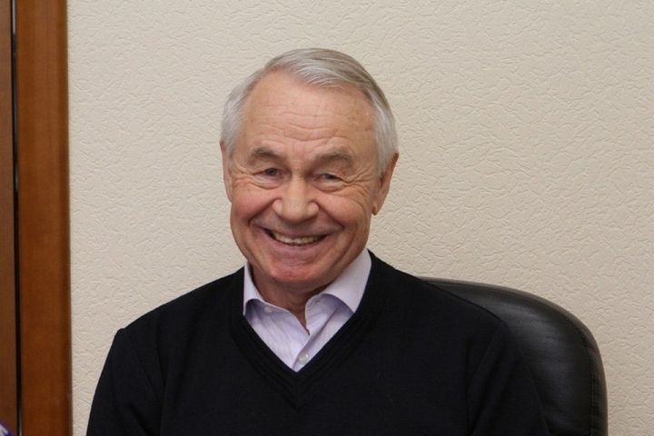 Губернатор Кузбасса поздравил первого мэра Кемерова с 83-летием и отметил его вклад