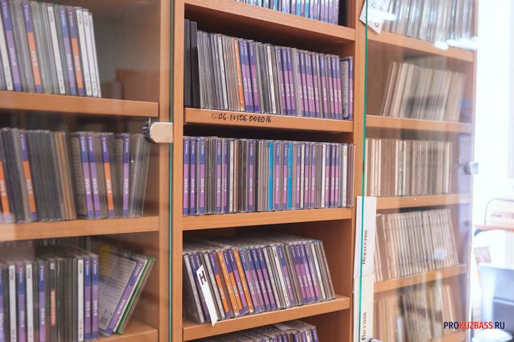 В Осинниках открыли обновленную библиотеку с мультстудией и современным оборудованием