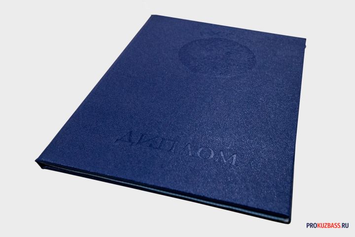 Главу кемеровского учебного центра поймали на продаже фальшивых дипломов