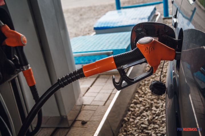 В Кемеровской области несовершеннолетним запретили продажу бензина  