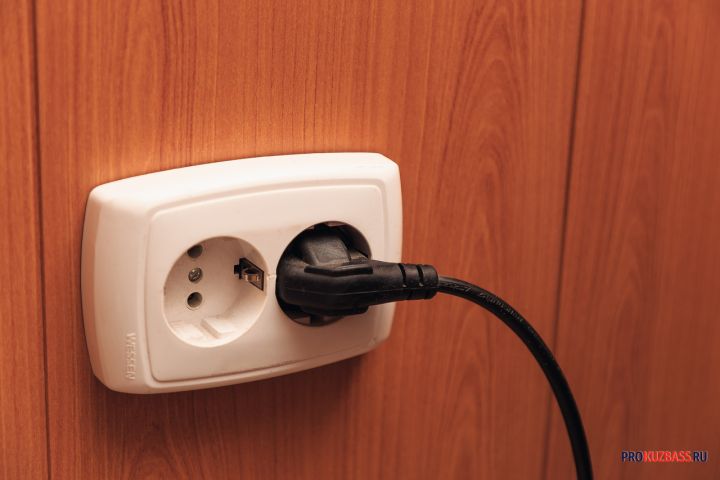 Эксперты назвали технику, которую лучше выключать из розетки перед уходом из дома