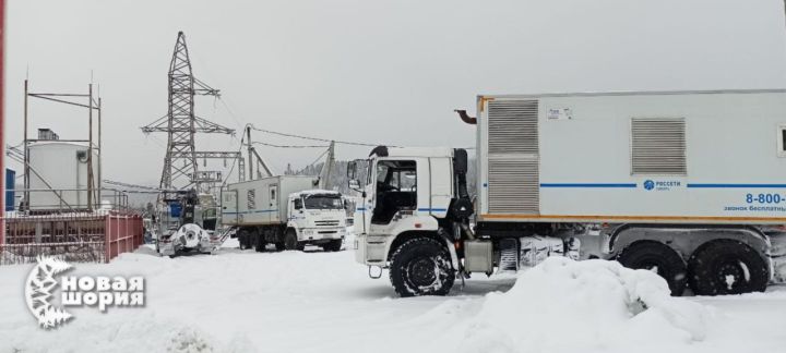 В кузбасский поселок, погруженный несколько дней во мрак, возвращается свет