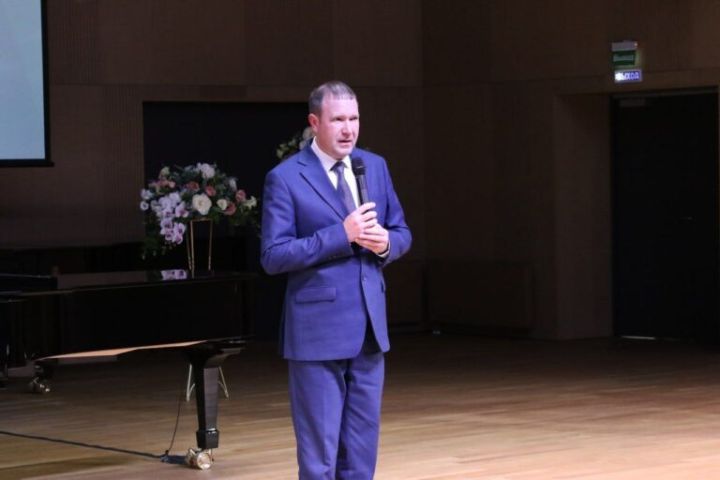 Глава Кемерова выступил со сцены с теплой речью посвященной Дню матери