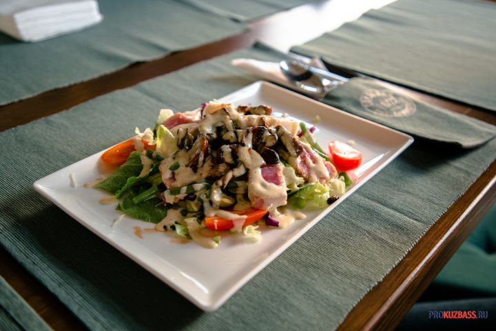 Салат, который покорил интернет: салат «Лошадка» станет новогодним хитом 2026 года на столе 