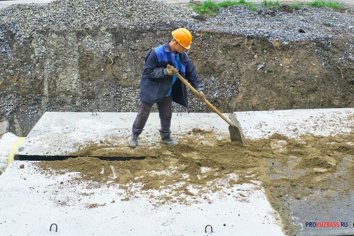 Авария на теплотрассе оставила часть Новокузнецка без отопления