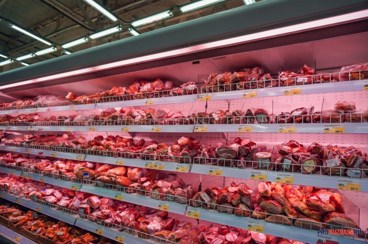 Жители Кузбасса оставляют в магазинах 46% заработка  