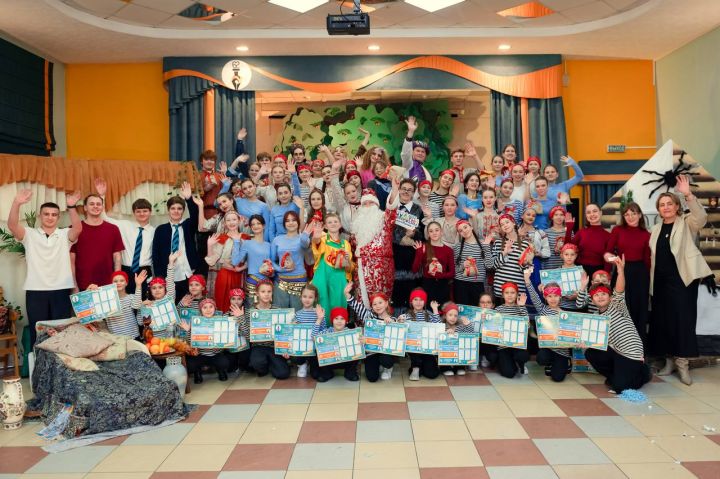 В кемеровском лицее прошли премьерные показы мюзикла