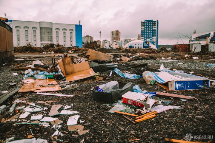 Суд обязал власти Ленинск Кузнецкого округа убрать мусор с кладбищ