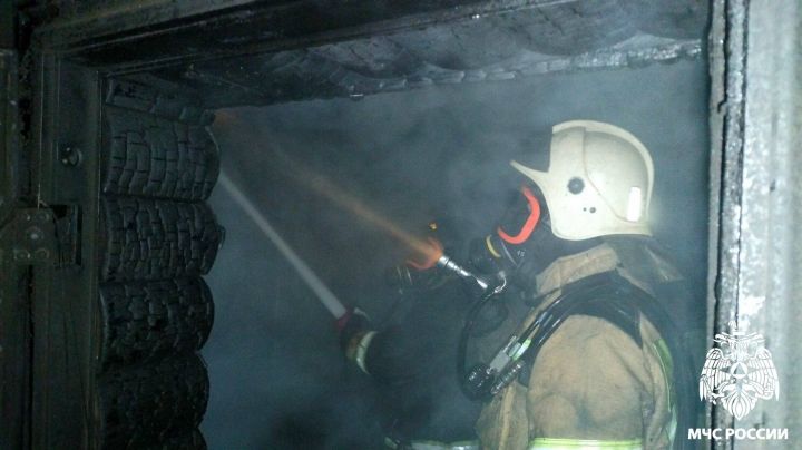 В Кузбассе за сутки ликвидировали 18 пожаров в жилых домах и постройках