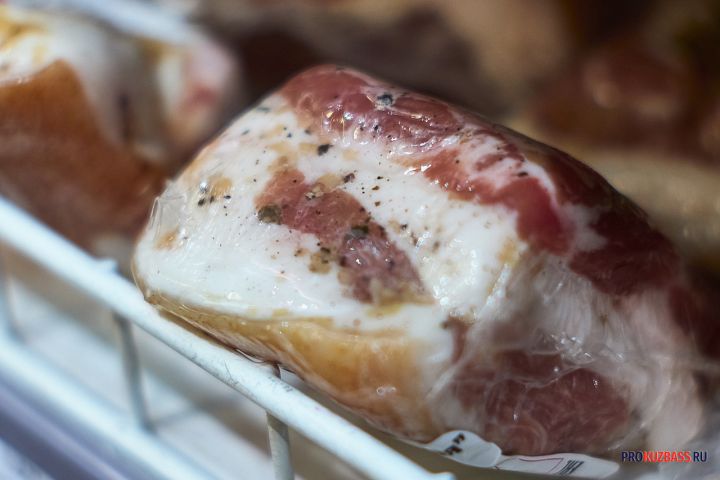 Сало со спины и боков признали эталоном для засолки в быту