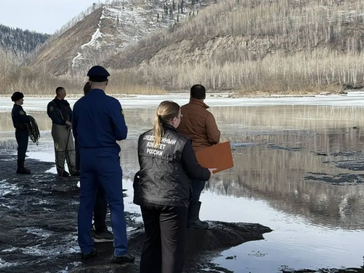 В Кузбассе девочка провалилась под лед