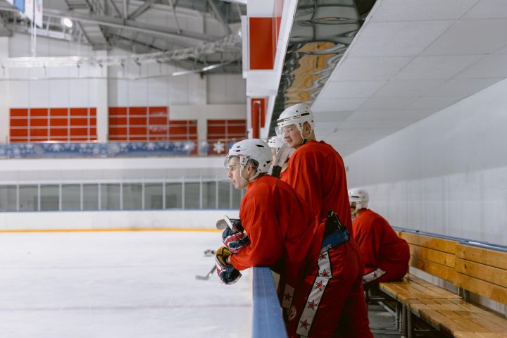 ХК “Металлург” одержал первую победу в плей-офф ВХЛ