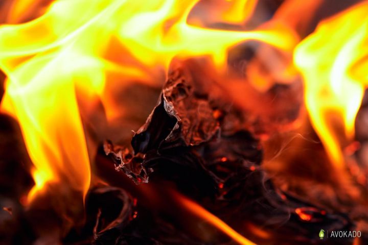 Почти 50 пожаров разгорелись в Кемерове в выходные дни